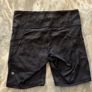 Lululemon Fast And Free Short 8"
Heritage 365 Camo Deep Coal Multi Size 12